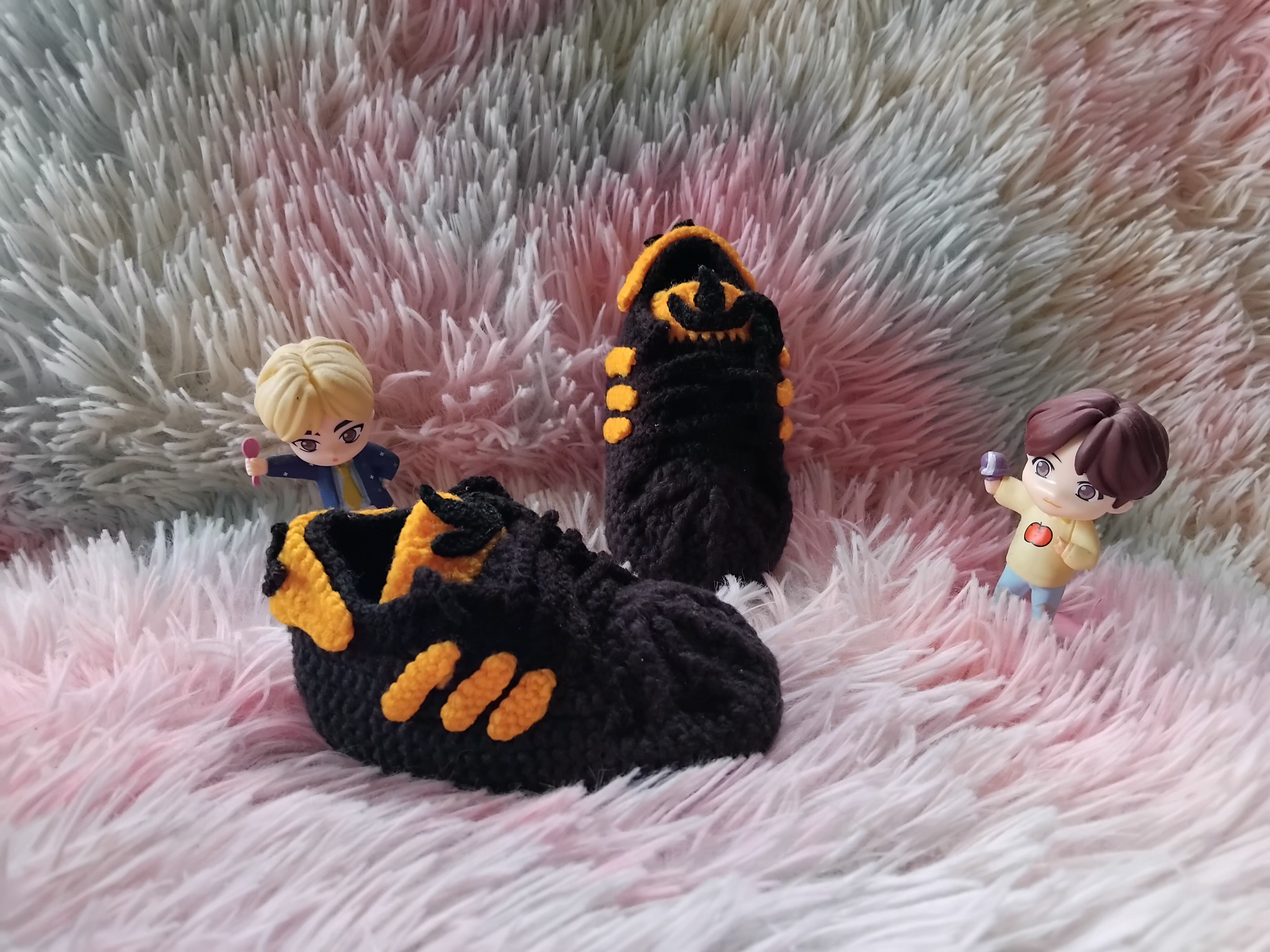 M Y M crochet