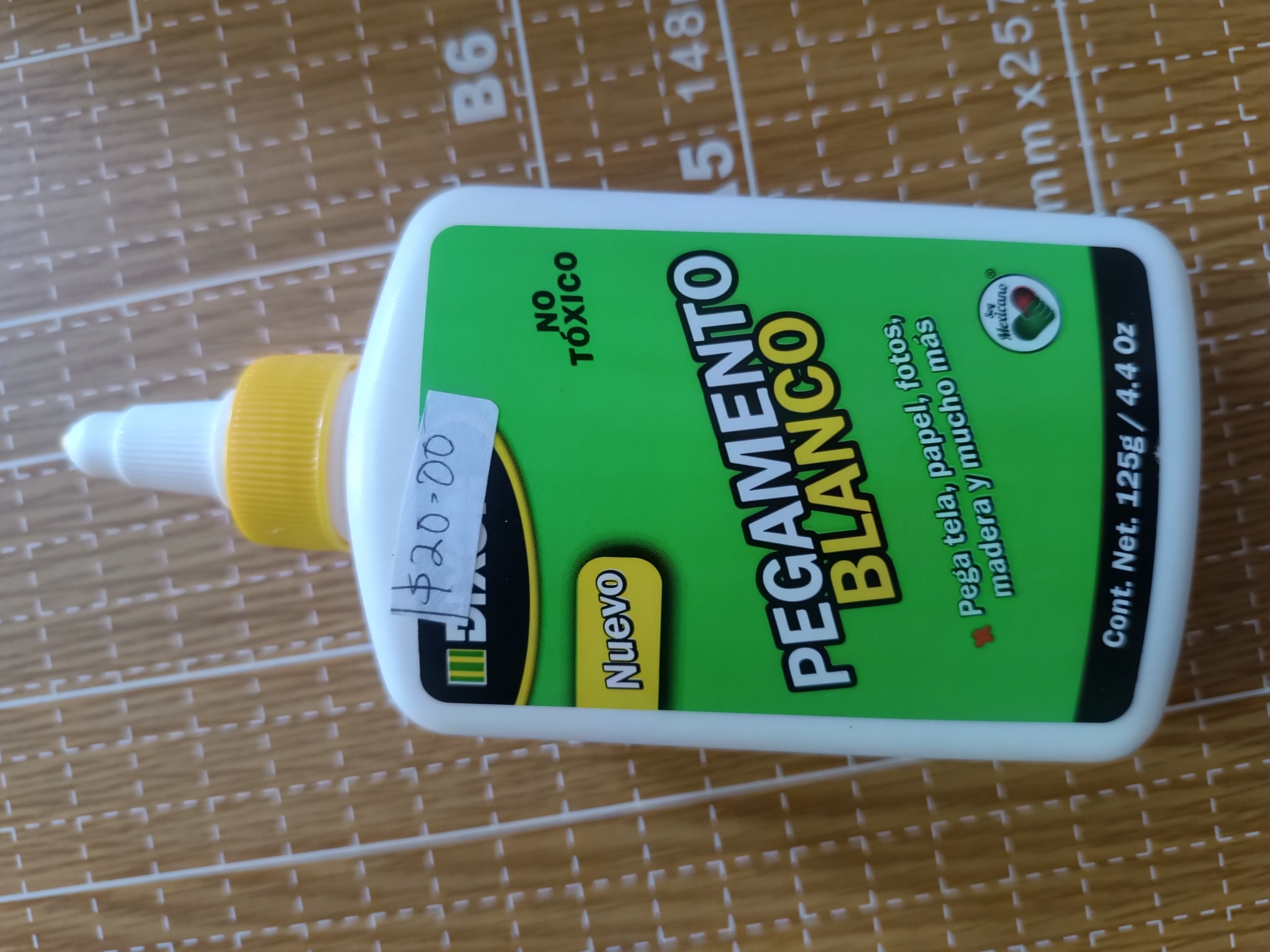 Pegamento blanco